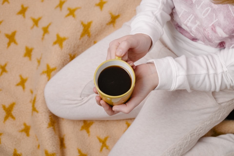 コーヒーによるステイン(着色汚れ)の予防方法、自宅でできるホワイトニングケアについて